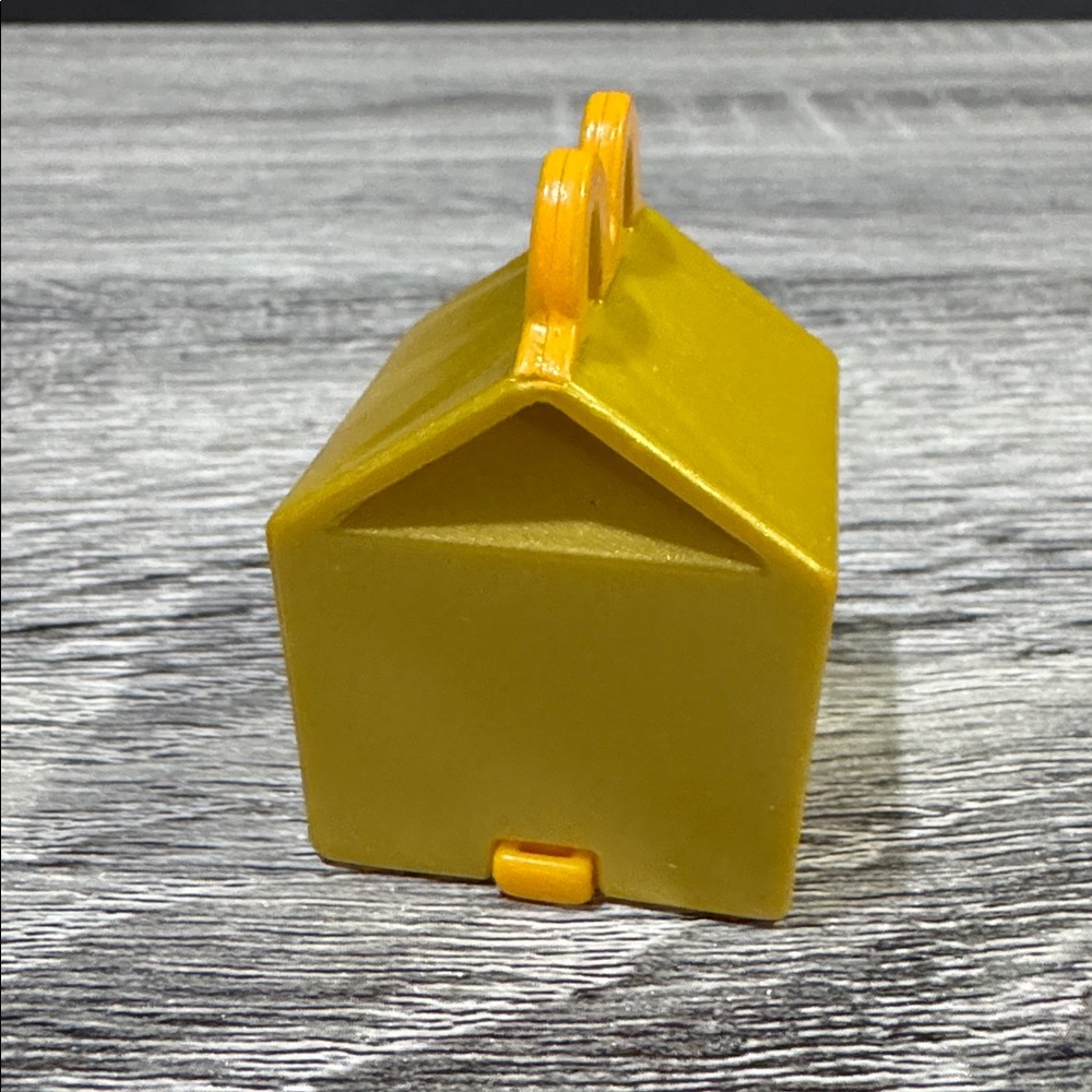 McDonald’s | Lil’ McDonalds: Golden Happy Meal (2025) - Happy Meal Toy - Picture 6 of 13